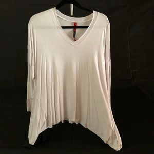 White, v-neck top by BLANQUE.